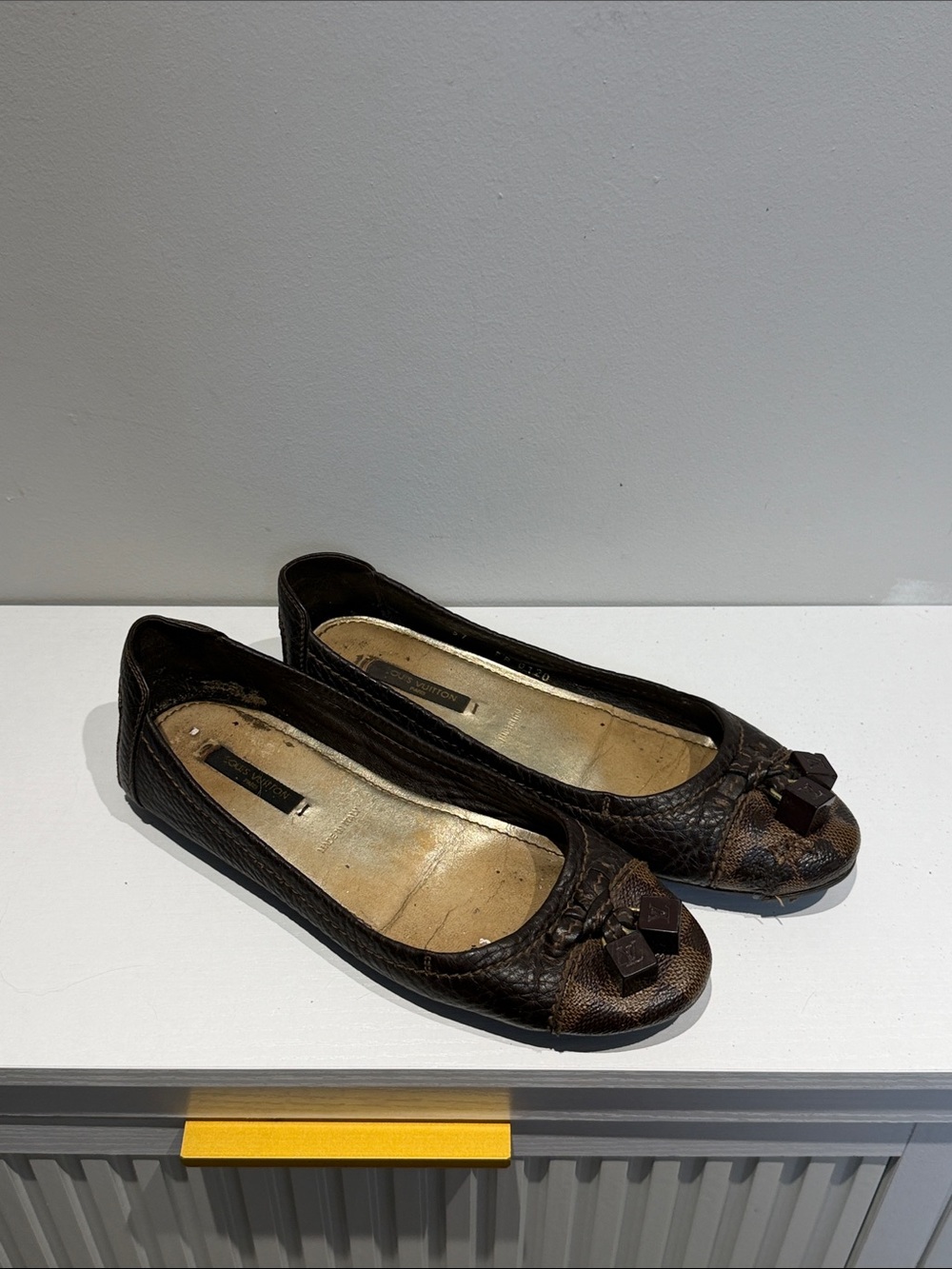 Louis Vuitton Women's Brown Leather Ballet Flats with Bow Accent Size 37